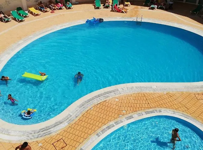 펜션 Pe Na Areia, Clube Nautilus, Porches Armação de Pêra